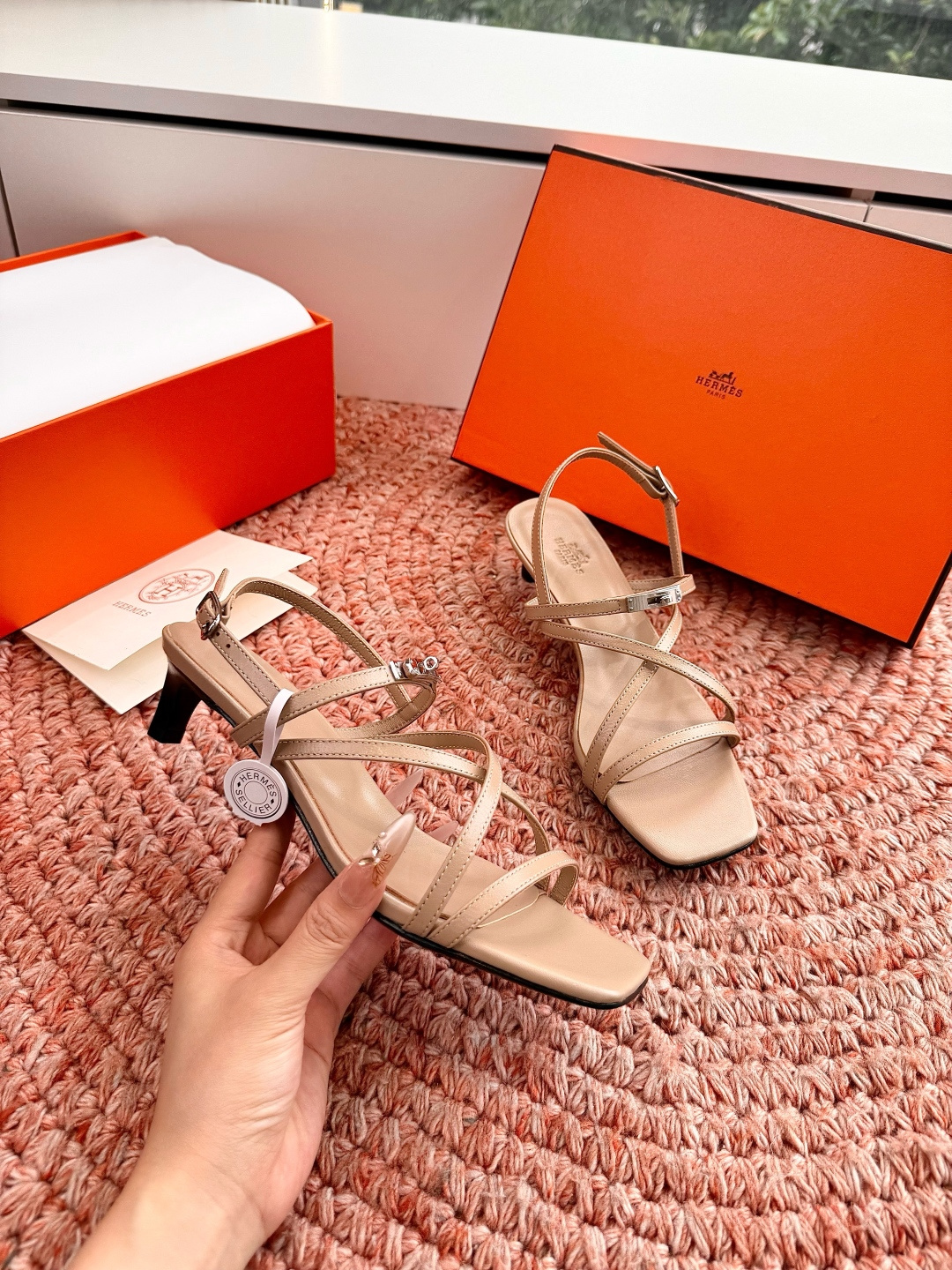🌾G393顶级品质Hermès/爱马仕2026新品Kelly扣细带猫跟凉鞋当Kelly包的传奇基因邂逅夏