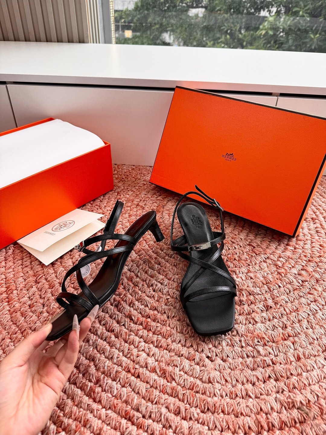 🌾G393顶级品质Hermès/爱马仕2026新品Kelly扣细带猫跟凉鞋当Kelly包的传奇基因邂逅夏