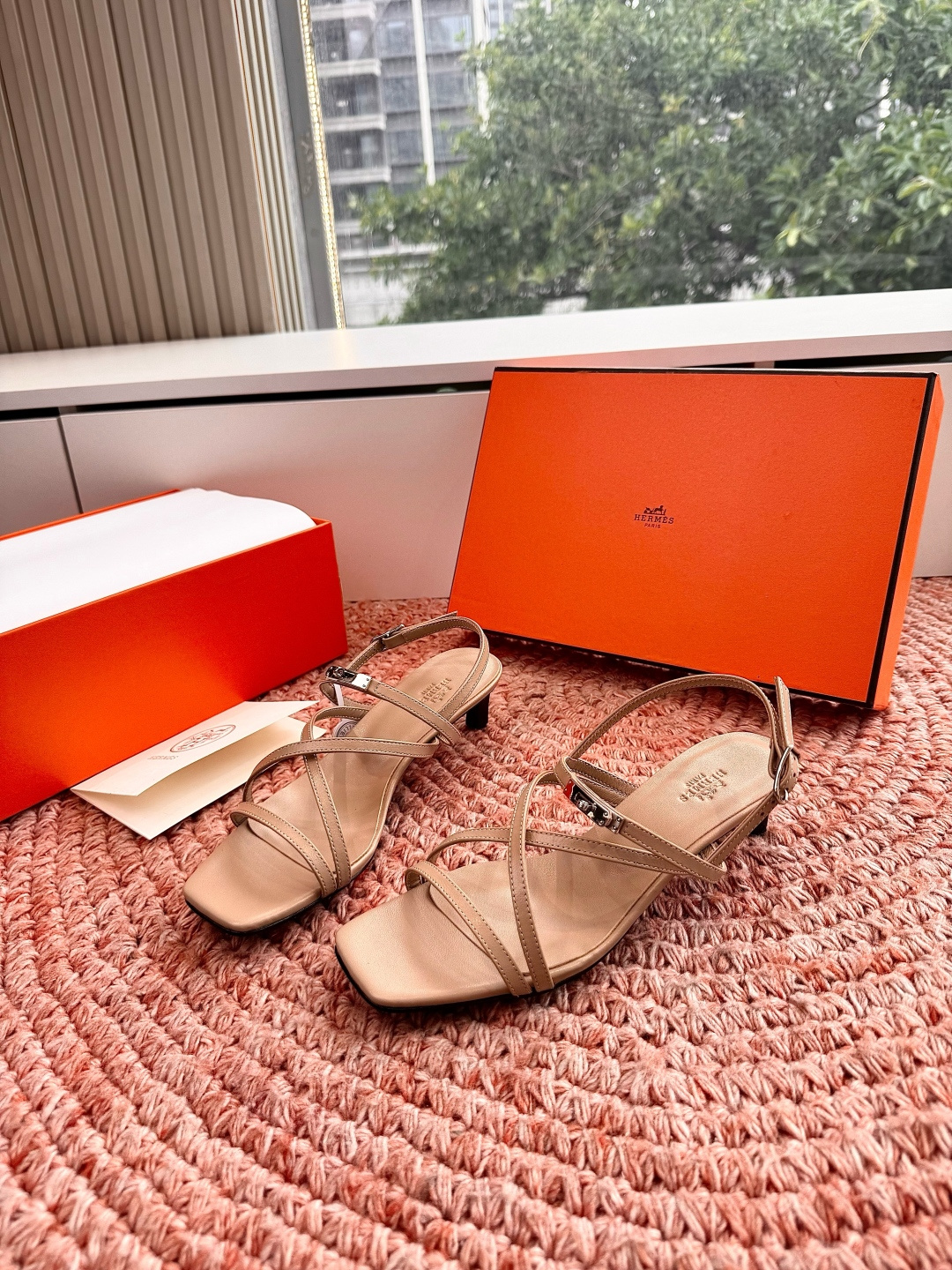 🌾G393顶级品质Hermès/爱马仕2026新品Kelly扣细带猫跟凉鞋当Kelly包的传奇基因邂逅夏