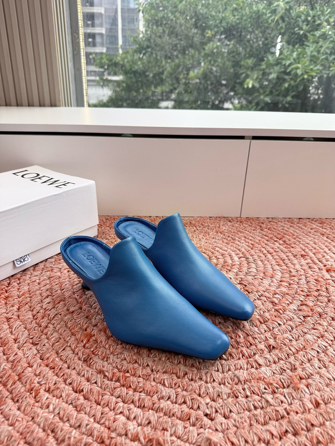 🌾G042顶级品质LOEWE 罗意威穆乐法式复古感的拖鞋来啦！✔️饰以Anagram Pebble标志性