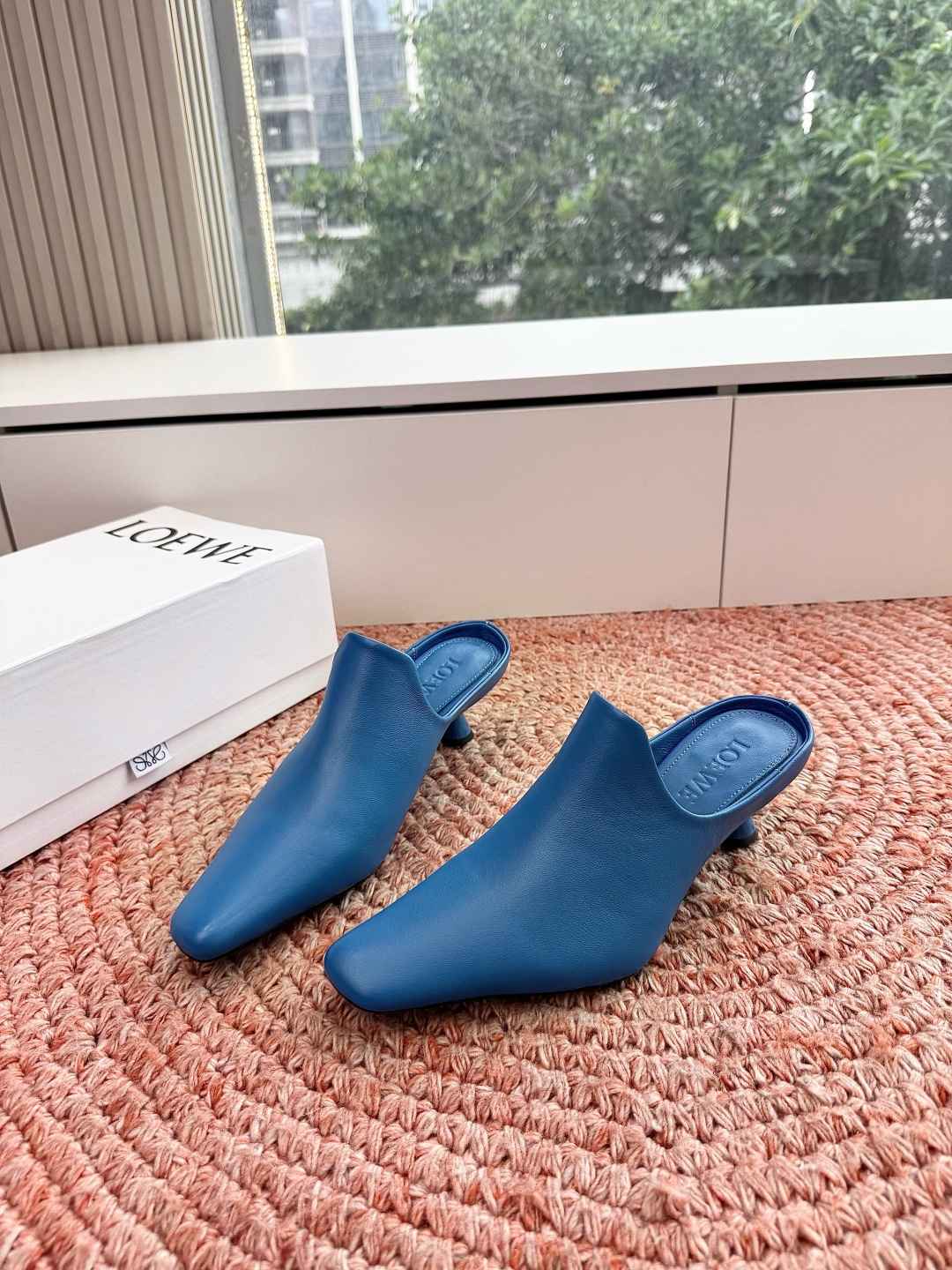 🌾G042顶级品质LOEWE 罗意威穆乐法式复古感的拖鞋来啦！✔️饰以Anagram Pebble标志性