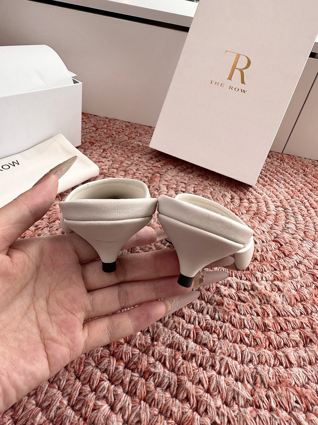🌾所见即所得G213代购级别the roe慕乐包头拖鞋一定要收了它 有一丢高级又简约的感觉其实除了好看以