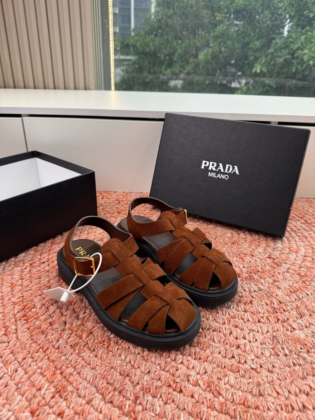 🌾G036顶级prada普拉达2026春夏新款拖鞋系列 三角扣厚底魔术贴拖鞋 全皮高级大气 厚底鞋底搭配