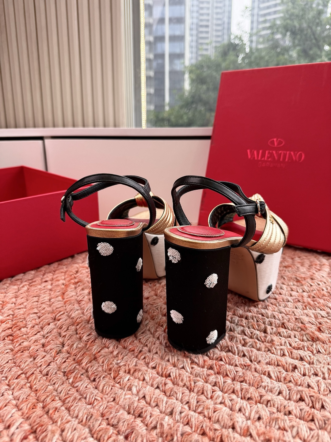 🌾G289所见即所得VALENTINO华伦天奴经典凉鞋单鞋春夏VLOGO SIGNATURE鞋型线条流畅