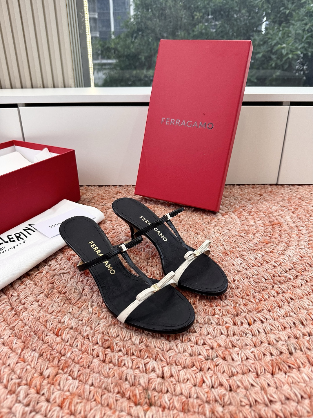 🌾G397代购级别FERRAGAMO菲拉格慕女士新版拖鞋Vara铭牌走秀款绝美穿上它你就是时尚界女王，精