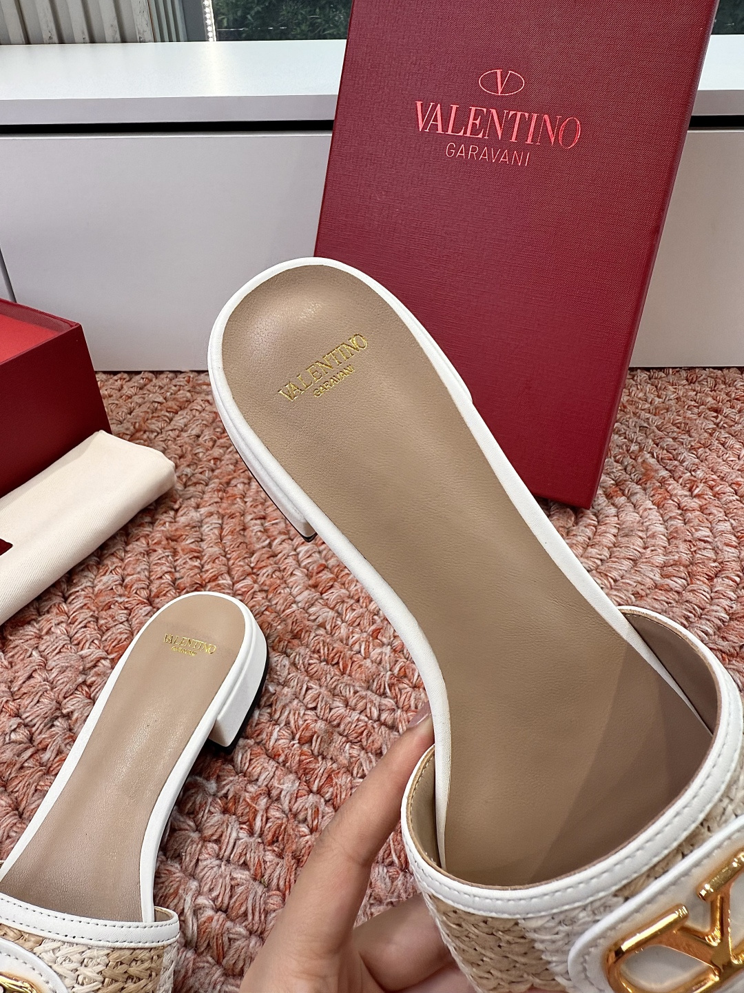 🌾G678所见即所得VALENTINO华伦天奴经典2026春夏VLOGO SIGNATURE金属扣拖鞋凉