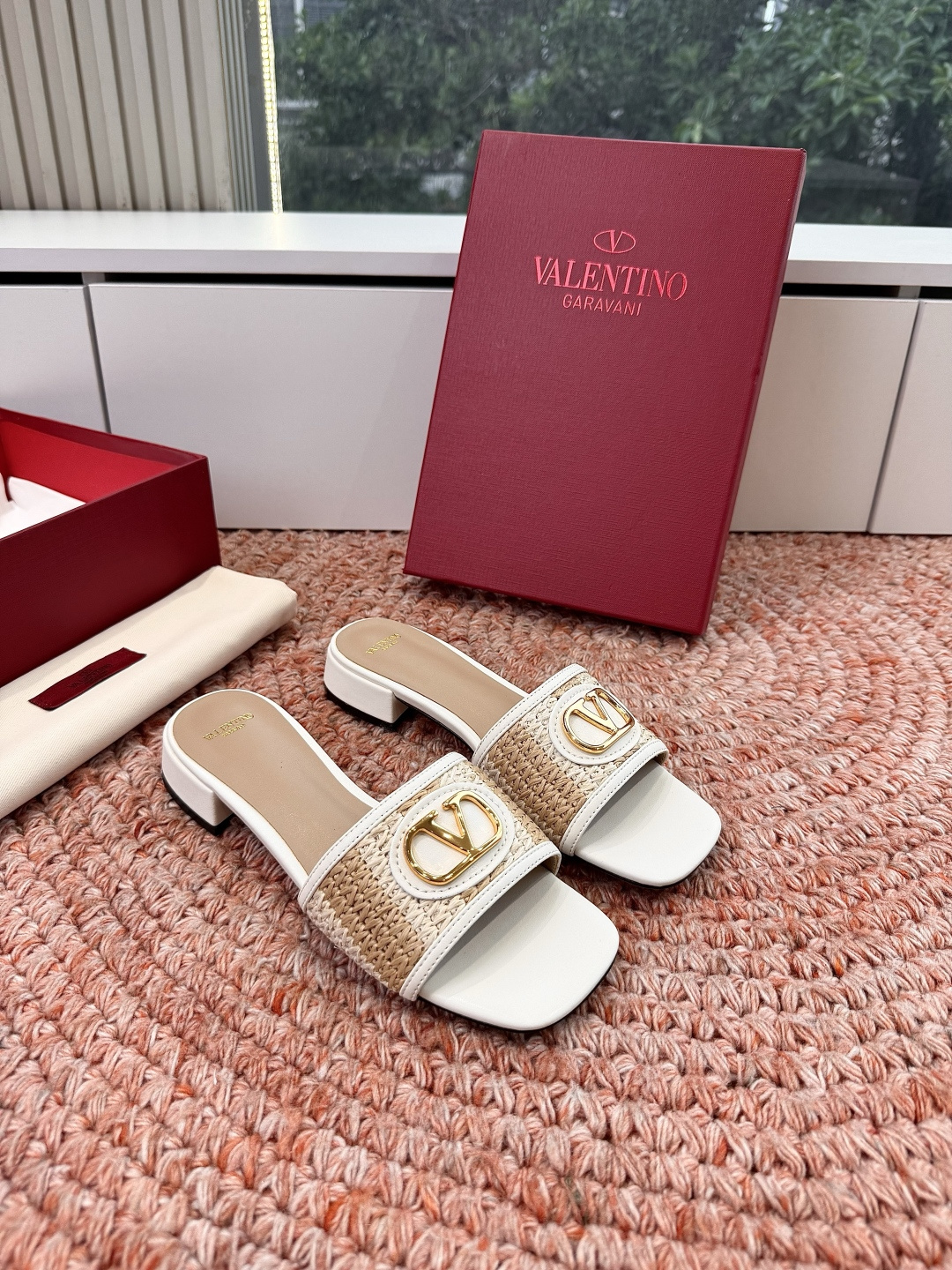 🌾G678所见即所得VALENTINO华伦天奴经典2026春夏VLOGO SIGNATURE金属扣拖鞋凉
