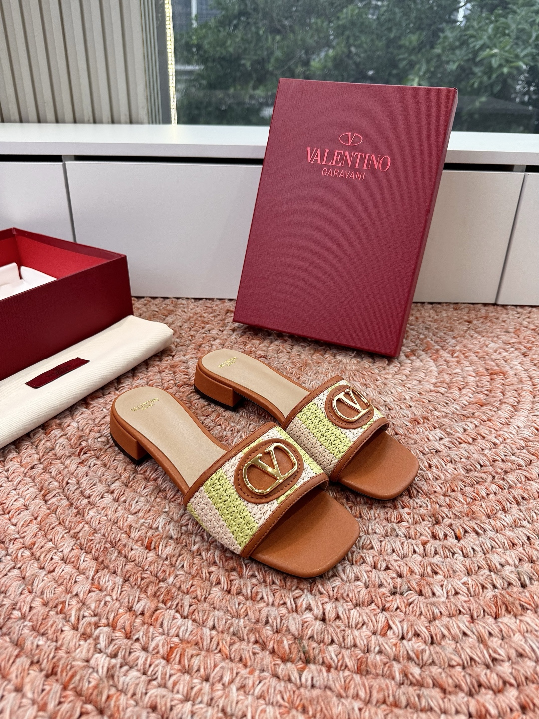 🌾G678所见即所得VALENTINO华伦天奴经典2026春夏VLOGO SIGNATURE金属扣拖鞋凉