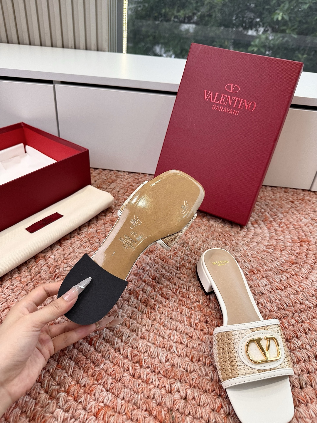 🌾G678所见即所得VALENTINO华伦天奴经典2026春夏VLOGO SIGNATURE金属扣拖鞋凉