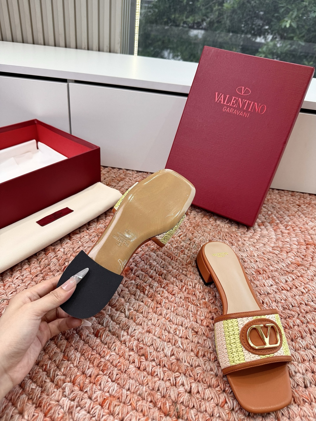 🌾G678所见即所得VALENTINO华伦天奴经典2026春夏VLOGO SIGNATURE金属扣拖鞋凉