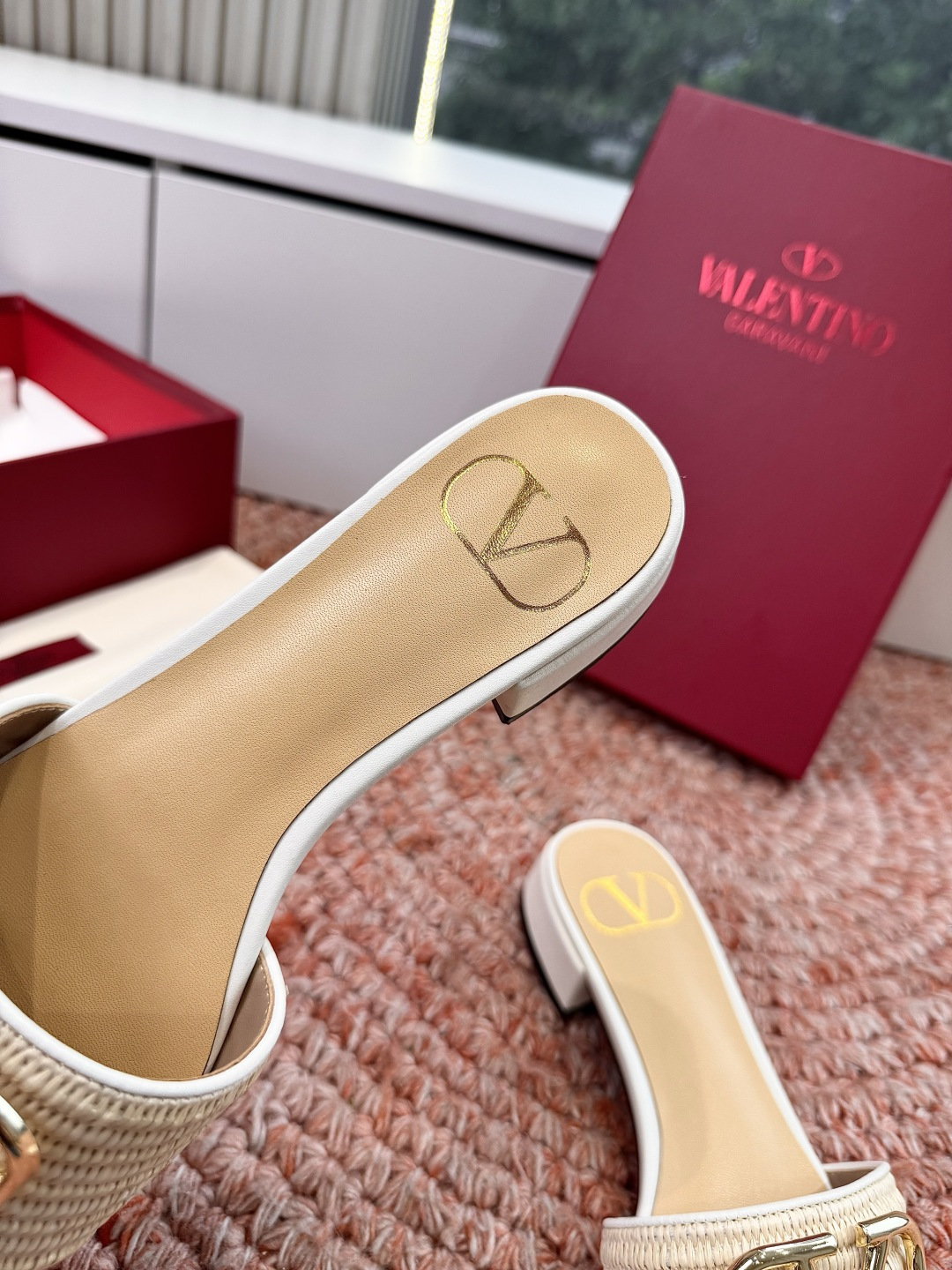 🌾G678所见即所得VALENTINO华伦天奴经典2026春夏VLOGO SIGNATURE金属扣拖鞋凉