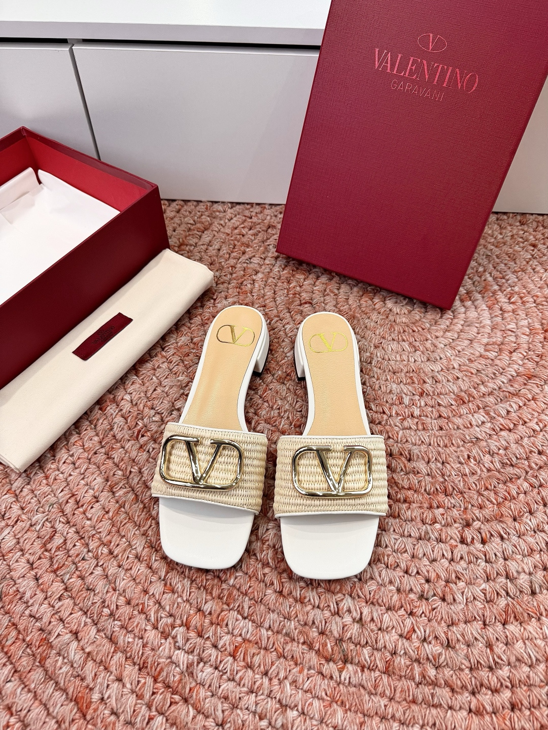 🌾G678所见即所得VALENTINO华伦天奴经典2026春夏VLOGO SIGNATURE金属扣拖鞋凉