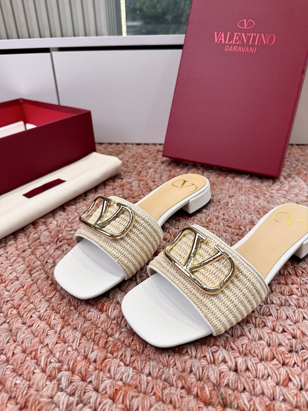 🌾G678所见即所得VALENTINO华伦天奴经典2026春夏VLOGO SIGNATURE金属扣拖鞋凉
