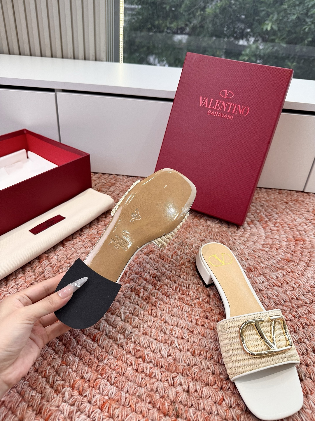 🌾G678所见即所得VALENTINO华伦天奴经典2026春夏VLOGO SIGNATURE金属扣拖鞋凉