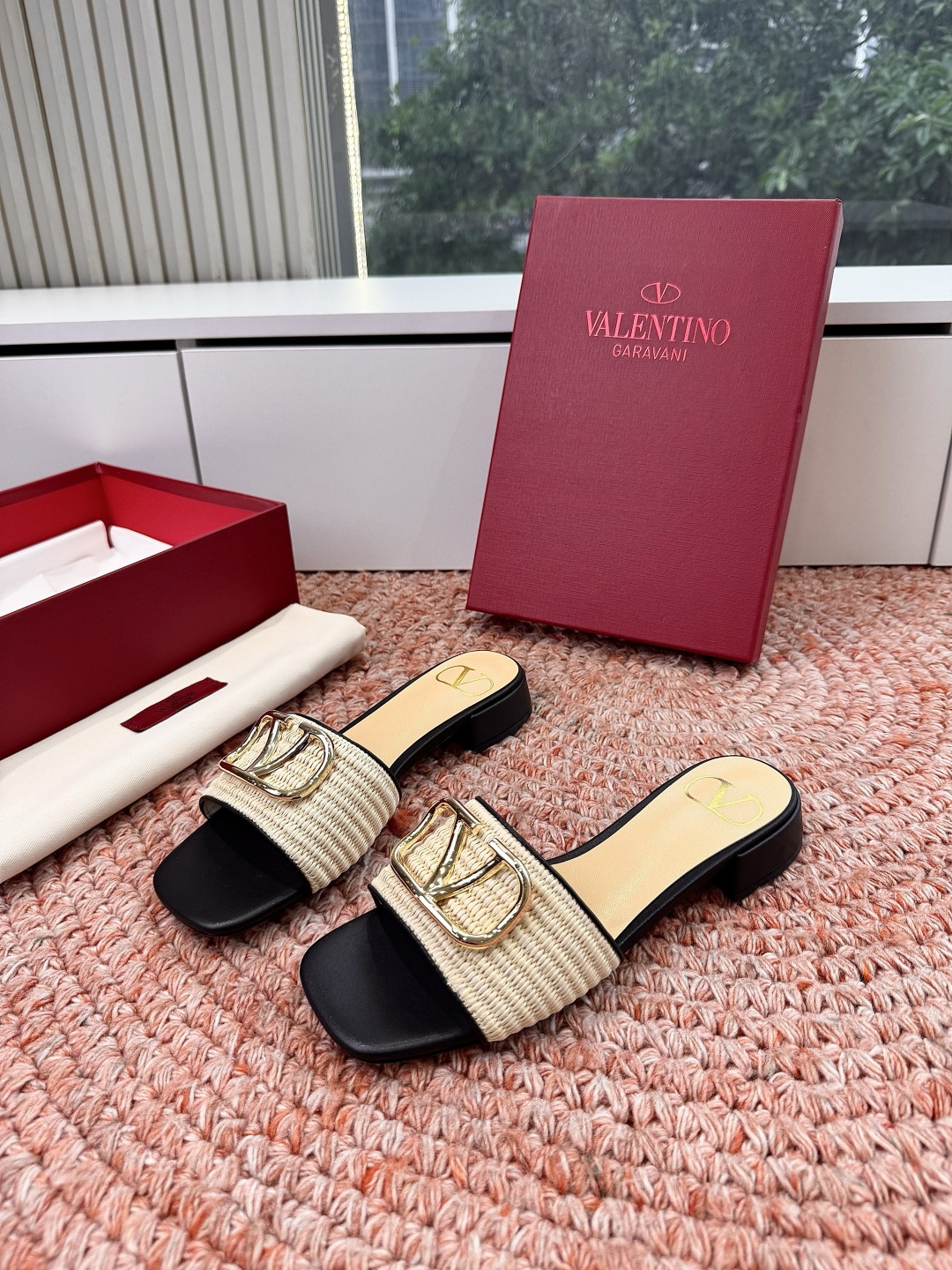 🌾G678所见即所得VALENTINO华伦天奴经典2026春夏VLOGO SIGNATURE金属扣拖鞋凉