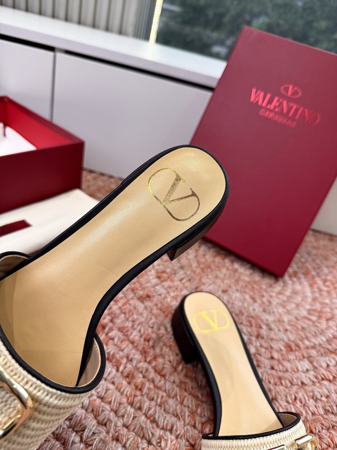 🌾G678所见即所得VALENTINO华伦天奴经典2026春夏VLOGO SIGNATURE金属扣拖鞋凉