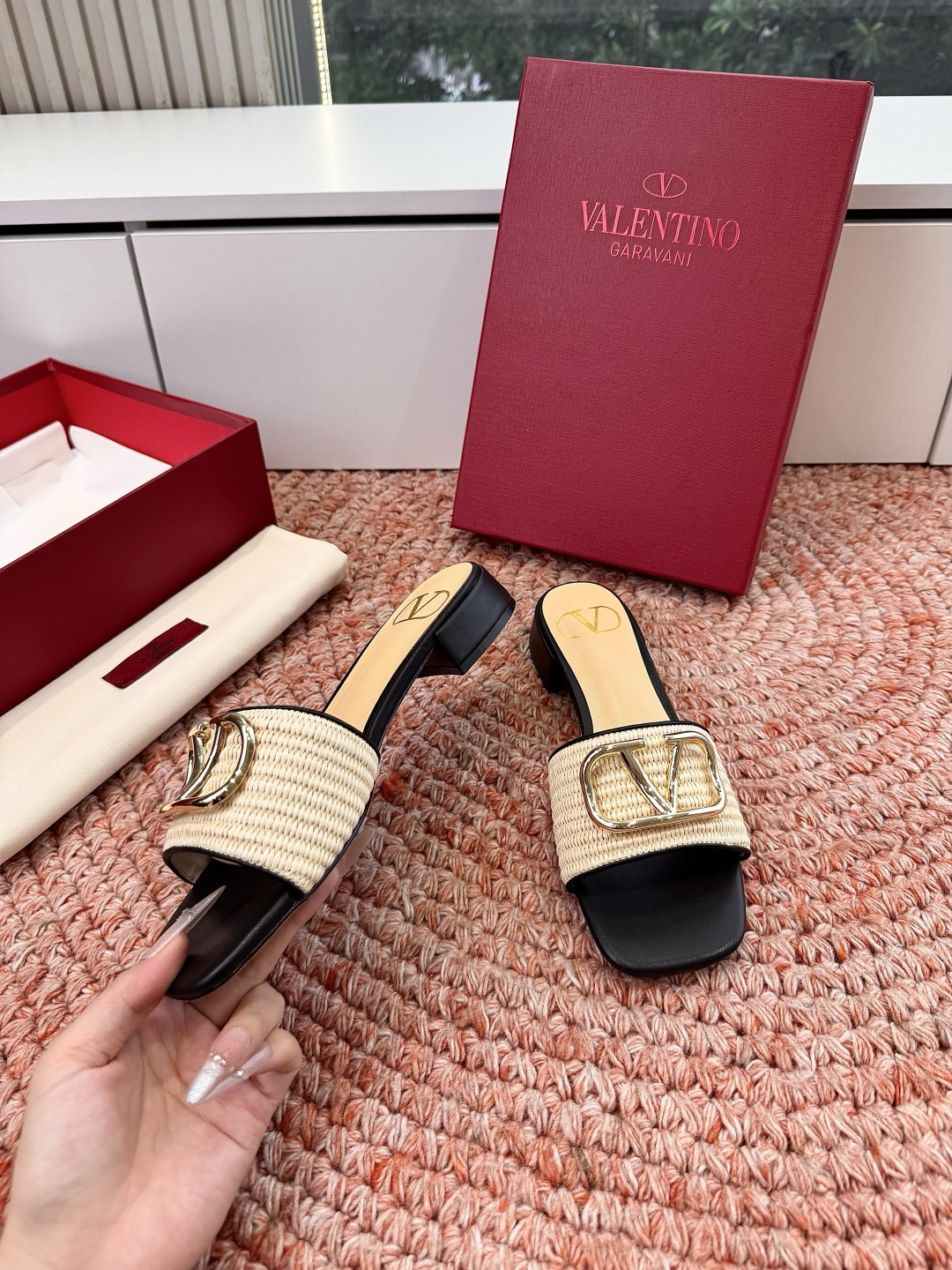 🌾G678所见即所得VALENTINO华伦天奴经典2026春夏VLOGO SIGNATURE金属扣拖鞋凉