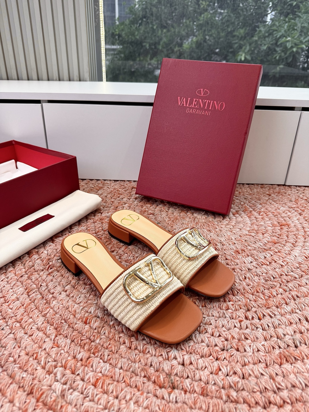 🌾G678所见即所得VALENTINO华伦天奴经典2026春夏VLOGO SIGNATURE金属扣拖鞋凉