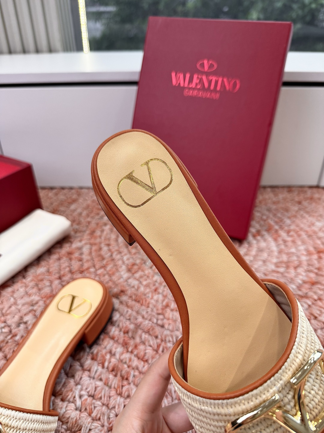 🌾G678所见即所得VALENTINO华伦天奴经典2026春夏VLOGO SIGNATURE金属扣拖鞋凉