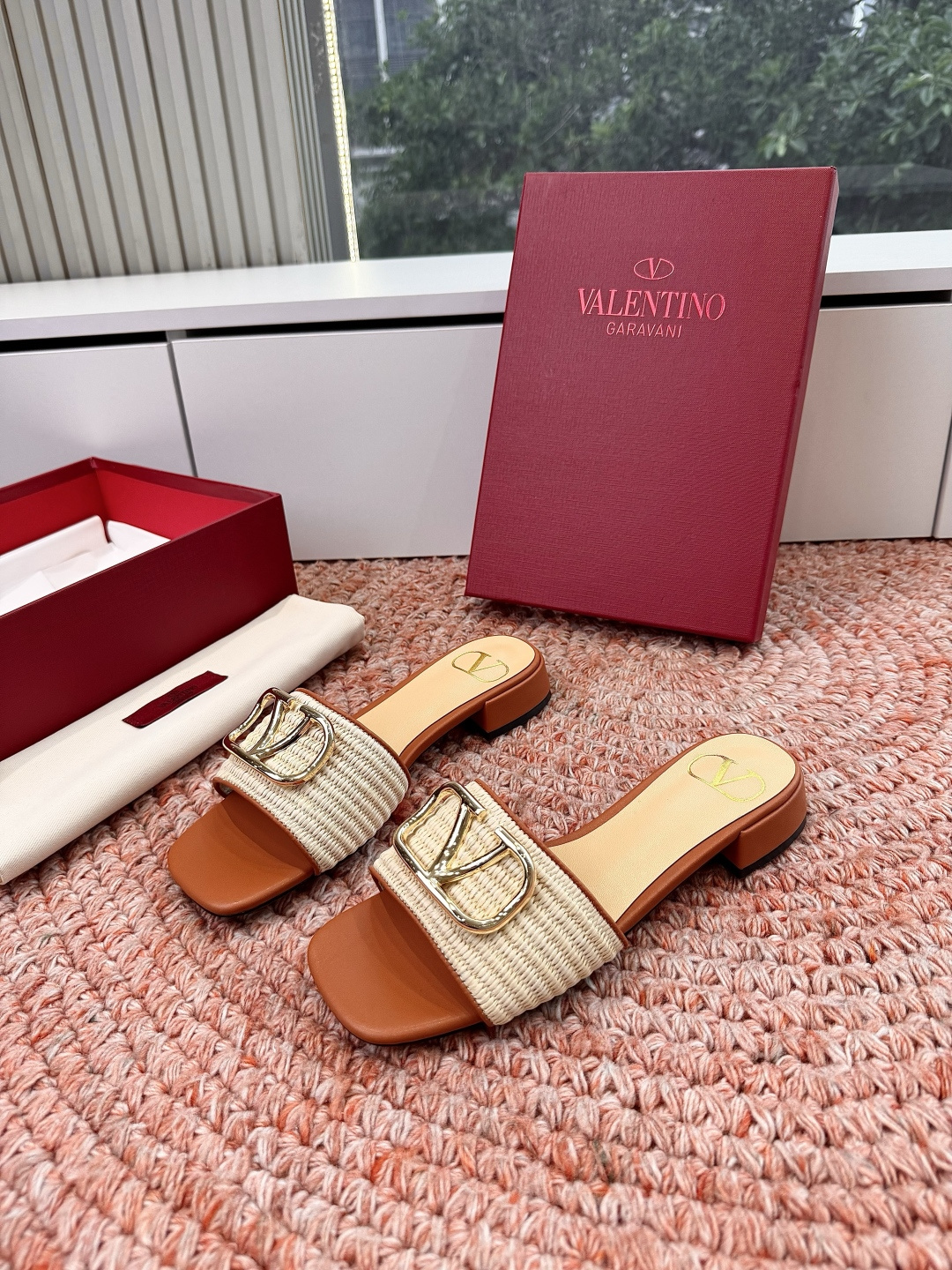 🌾G678所见即所得VALENTINO华伦天奴经典2026春夏VLOGO SIGNATURE金属扣拖鞋凉