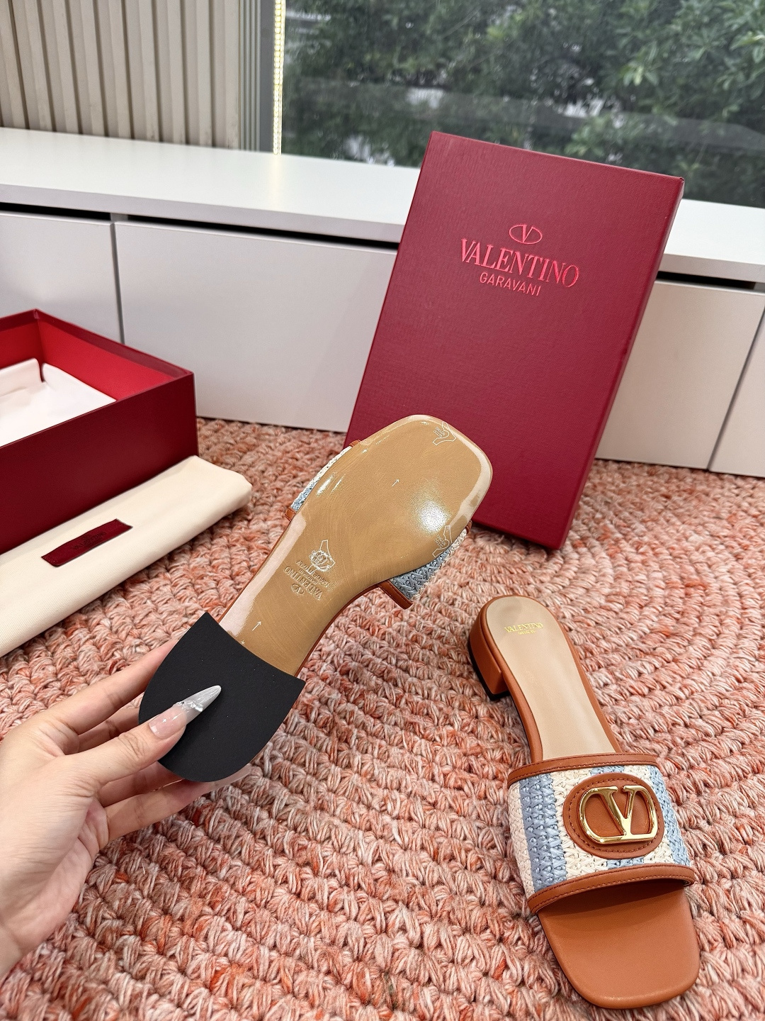🌾G678所见即所得VALENTINO华伦天奴经典2026春夏VLOGO SIGNATURE金属扣拖鞋凉