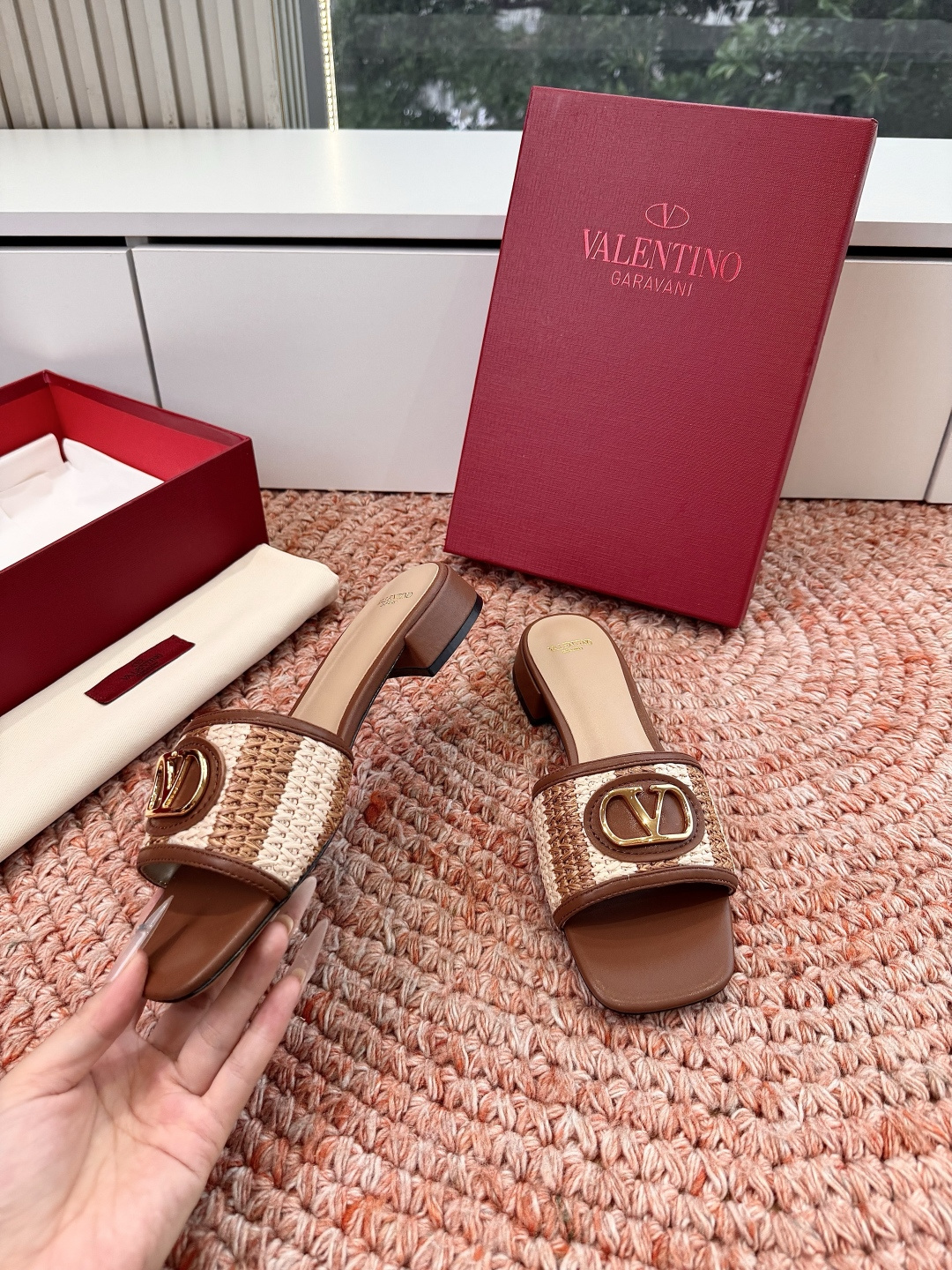 🌾G678所见即所得VALENTINO华伦天奴经典2026春夏VLOGO SIGNATURE金属扣拖鞋凉