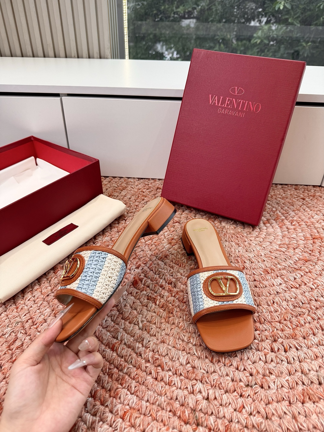 🌾G678所见即所得VALENTINO华伦天奴经典2026春夏VLOGO SIGNATURE金属扣拖鞋凉