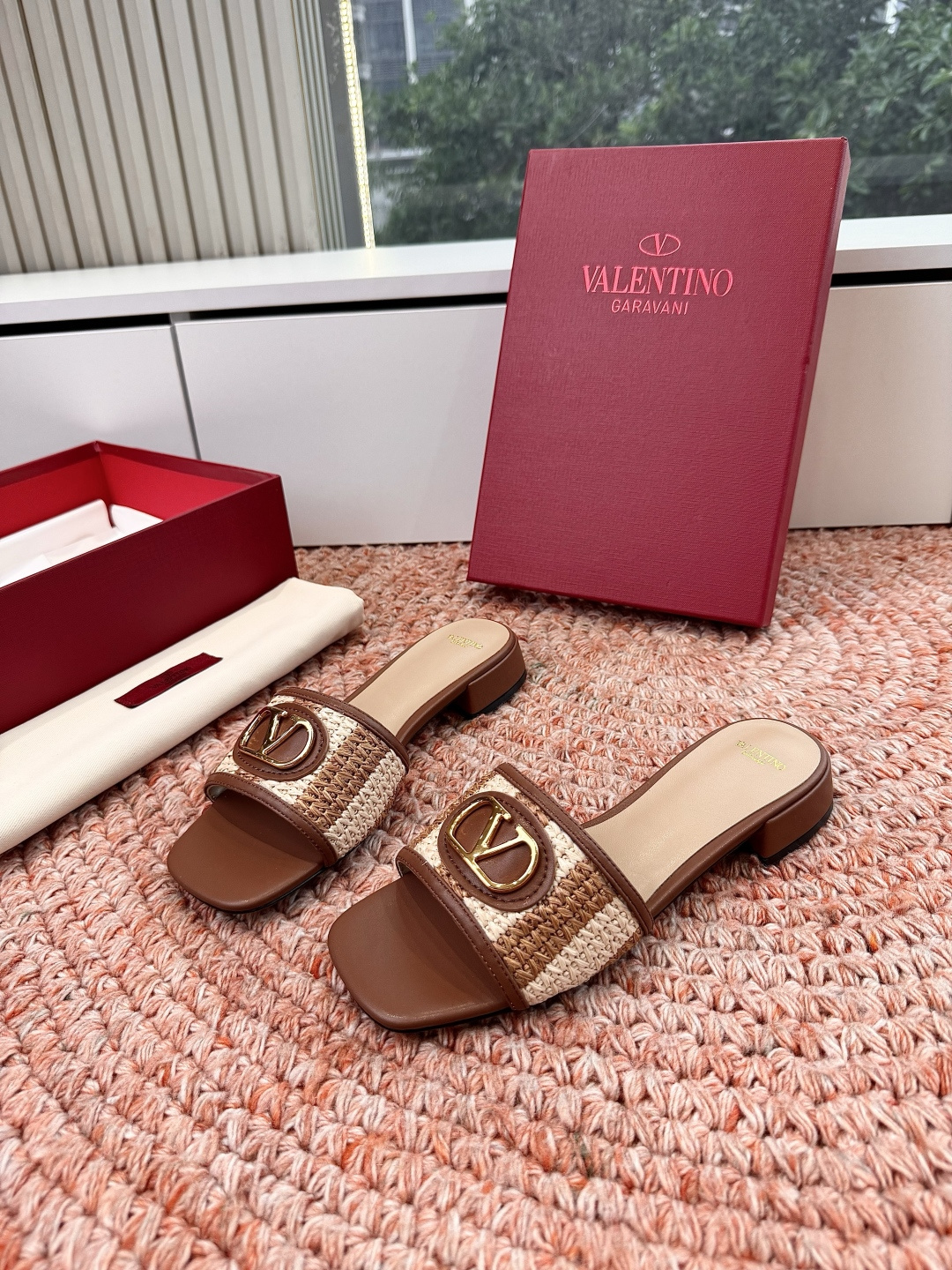 🌾G678所见即所得VALENTINO华伦天奴经典2026春夏VLOGO SIGNATURE金属扣拖鞋凉