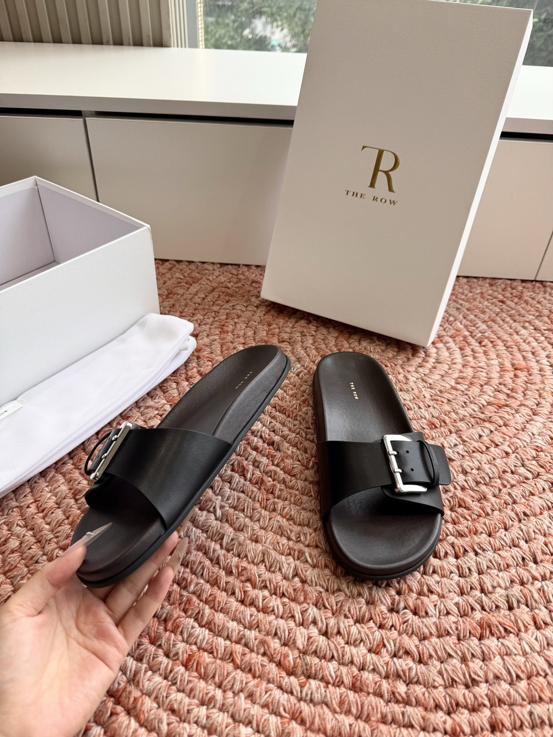 🌾所见即所得G028代购级别the roe慕乐拖鞋一定要收了它 有一丢高级又简约的感觉其实除了好看以外它 🌾所见即所得G028代购级别the roe慕乐拖鞋一定要收了它 有一丢高级又简约的感觉其实除了好看以外它