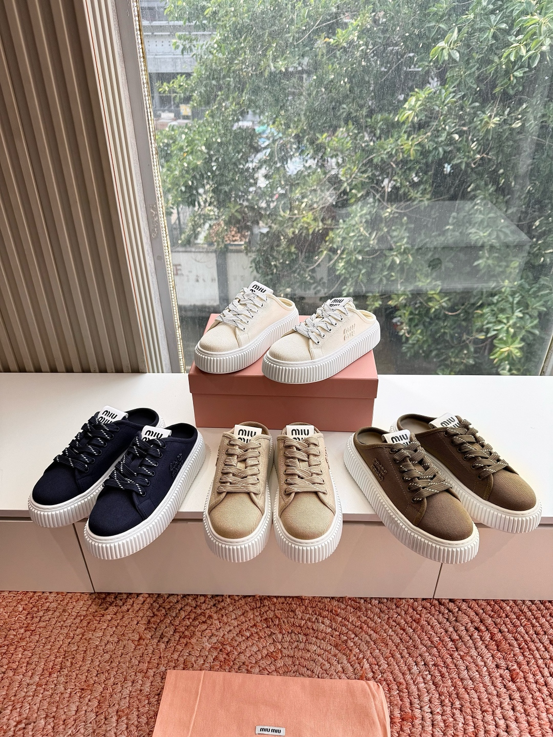 🌾G049顶级缪缪春夏新款走秀MiuMiu饼干底德训网面透气休闲鞋秀场工艺来自Miu Miu系列的细节特