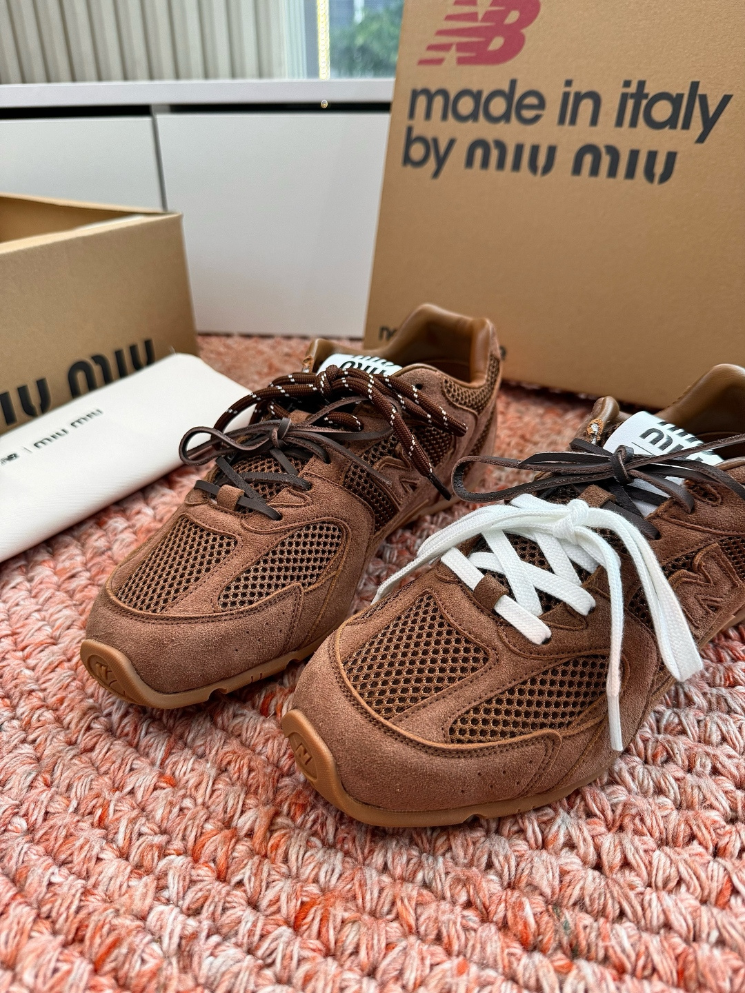 🌾统一飞机盒出货所见即所得G261Miu Miu 2026春夏新款走秀MiuMiu 德训 休闲鞋秀场工艺