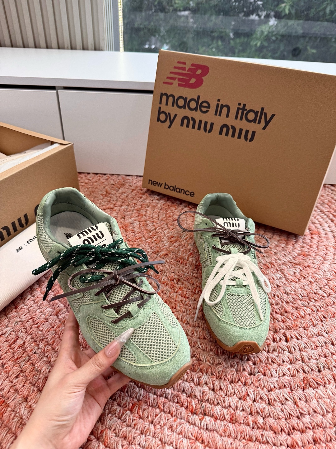🌾统一飞机盒出货所见即所得G261Miu Miu 2026春夏新款走秀MiuMiu 德训 休闲鞋秀场工艺