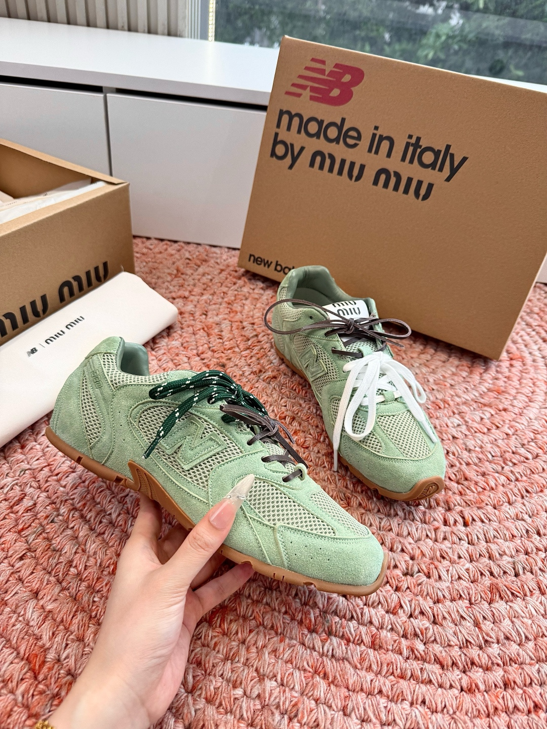 🌾统一飞机盒出货所见即所得G261Miu Miu 2026春夏新款走秀MiuMiu 德训 休闲鞋秀场工艺