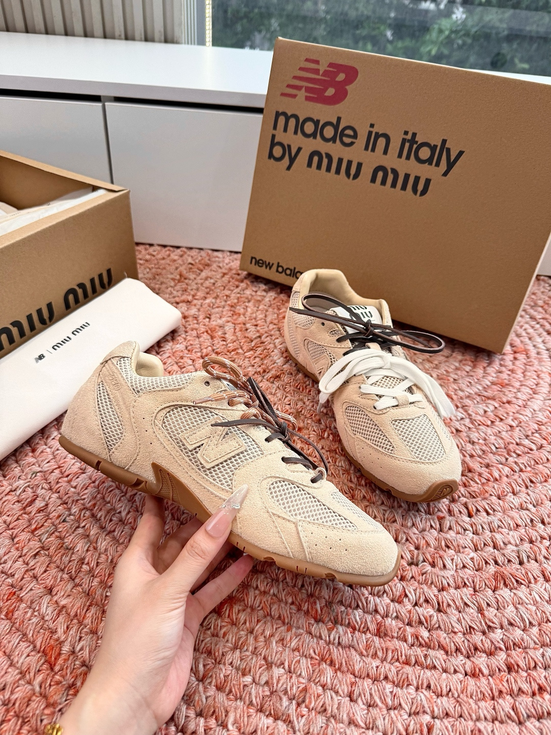 🌾统一飞机盒出货所见即所得G261Miu Miu 2026春夏新款走秀MiuMiu 德训 休闲鞋秀场工艺