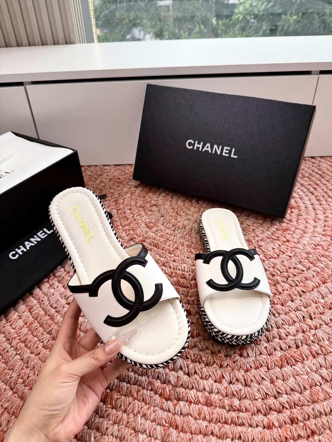 🌾G021顶级Chanel 2026ss小香沙滩凉鞋 顶级专柜品质 每年必入的经典款之一！最新出双C金属