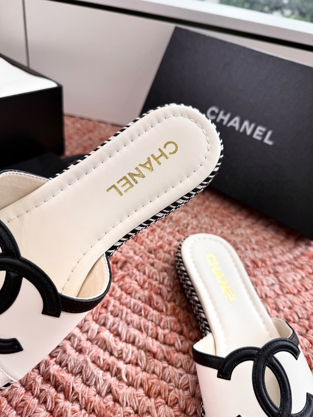 🌾G021顶级Chanel 2026ss小香沙滩凉鞋 顶级专柜品质 每年必入的经典款之一！最新出双C金属