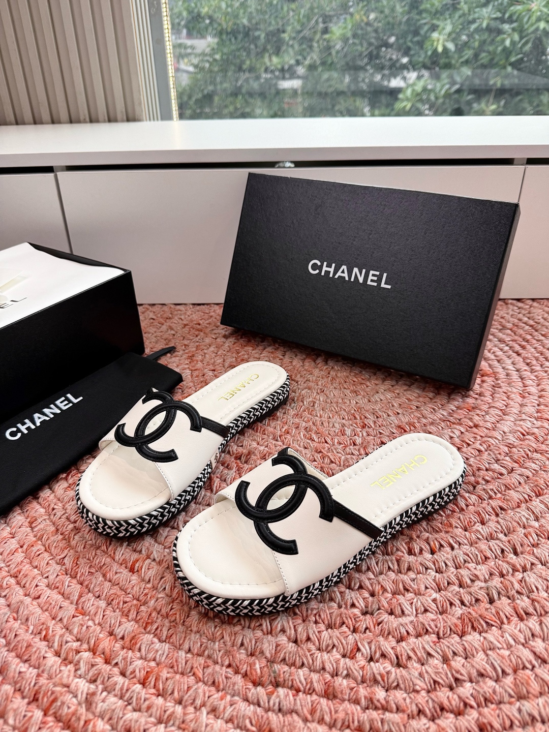 🌾G021顶级Chanel 2026ss小香沙滩凉鞋 顶级专柜品质 每年必入的经典款之一！最新出双C金属