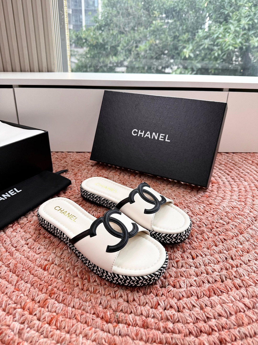 🌾G021顶级Chanel 2026ss小香沙滩凉鞋 顶级专柜品质 每年必入的经典款之一！最新出双C金属