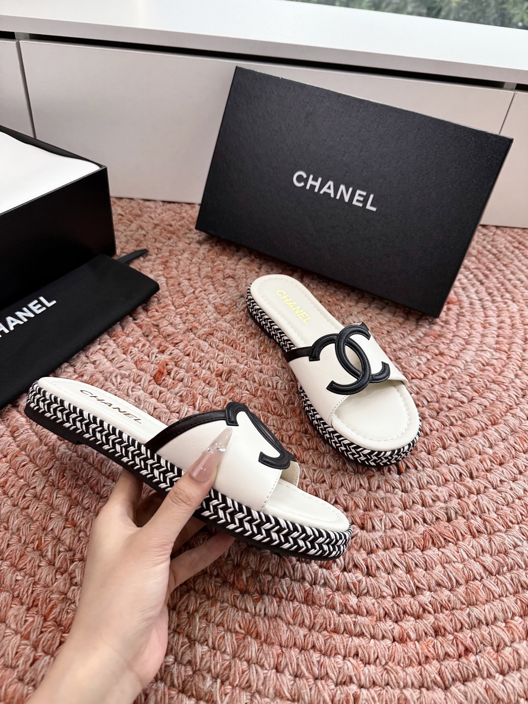 🌾G021顶级Chanel 2026ss小香沙滩凉鞋 顶级专柜品质 每年必入的经典款之一！最新出双C金属