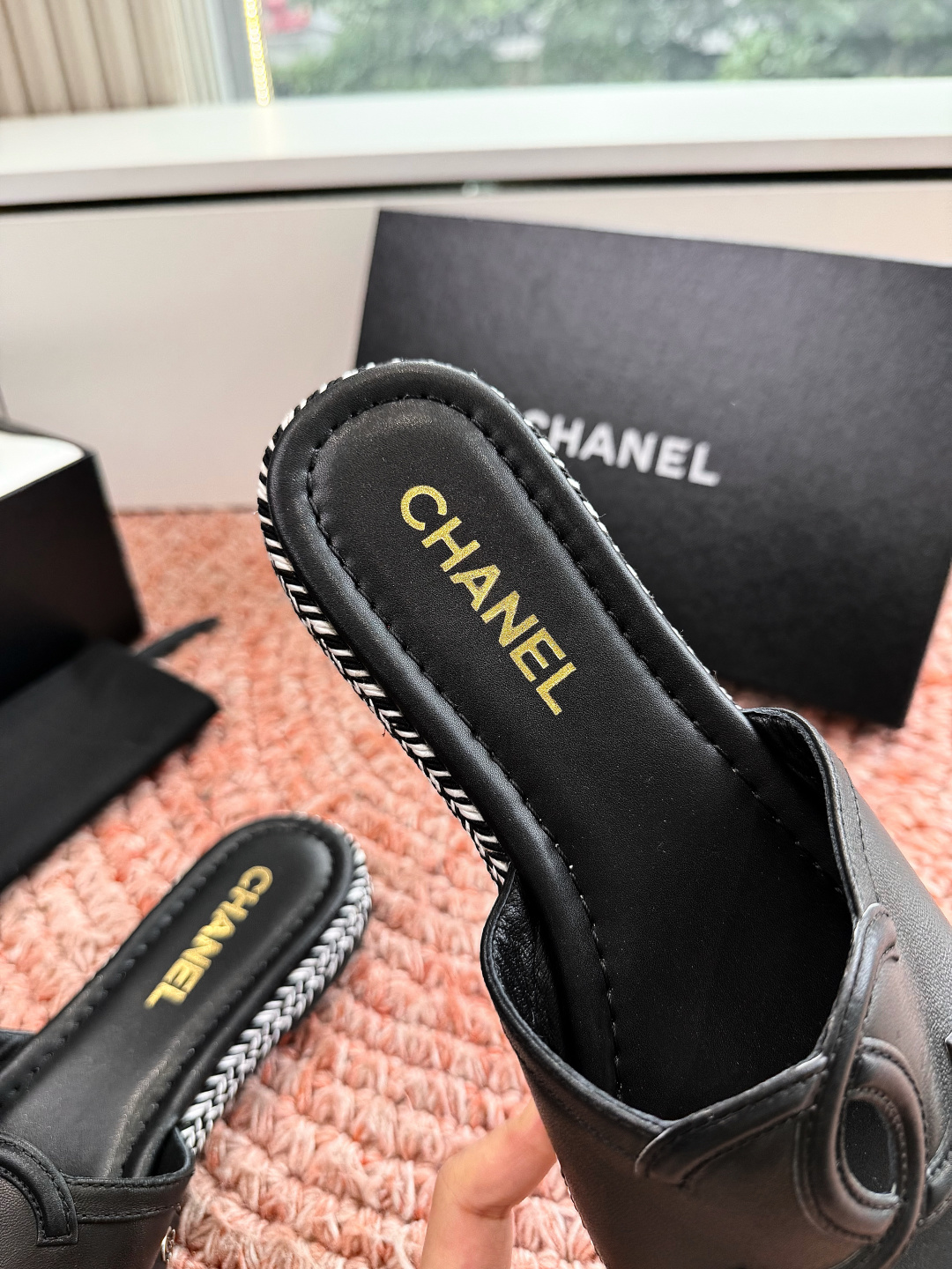 🌾G021顶级Chanel 2026ss小香沙滩凉鞋 顶级专柜品质 每年必入的经典款之一！最新出双C金属