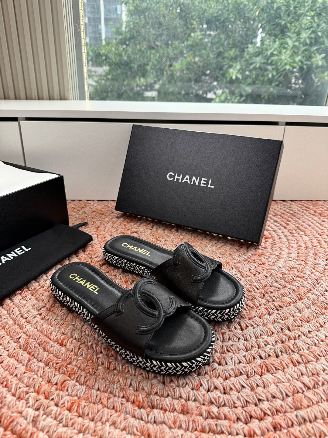 🌾G021顶级Chanel 2026ss小香沙滩凉鞋 顶级专柜品质 每年必入的经典款之一！最新出双C金属