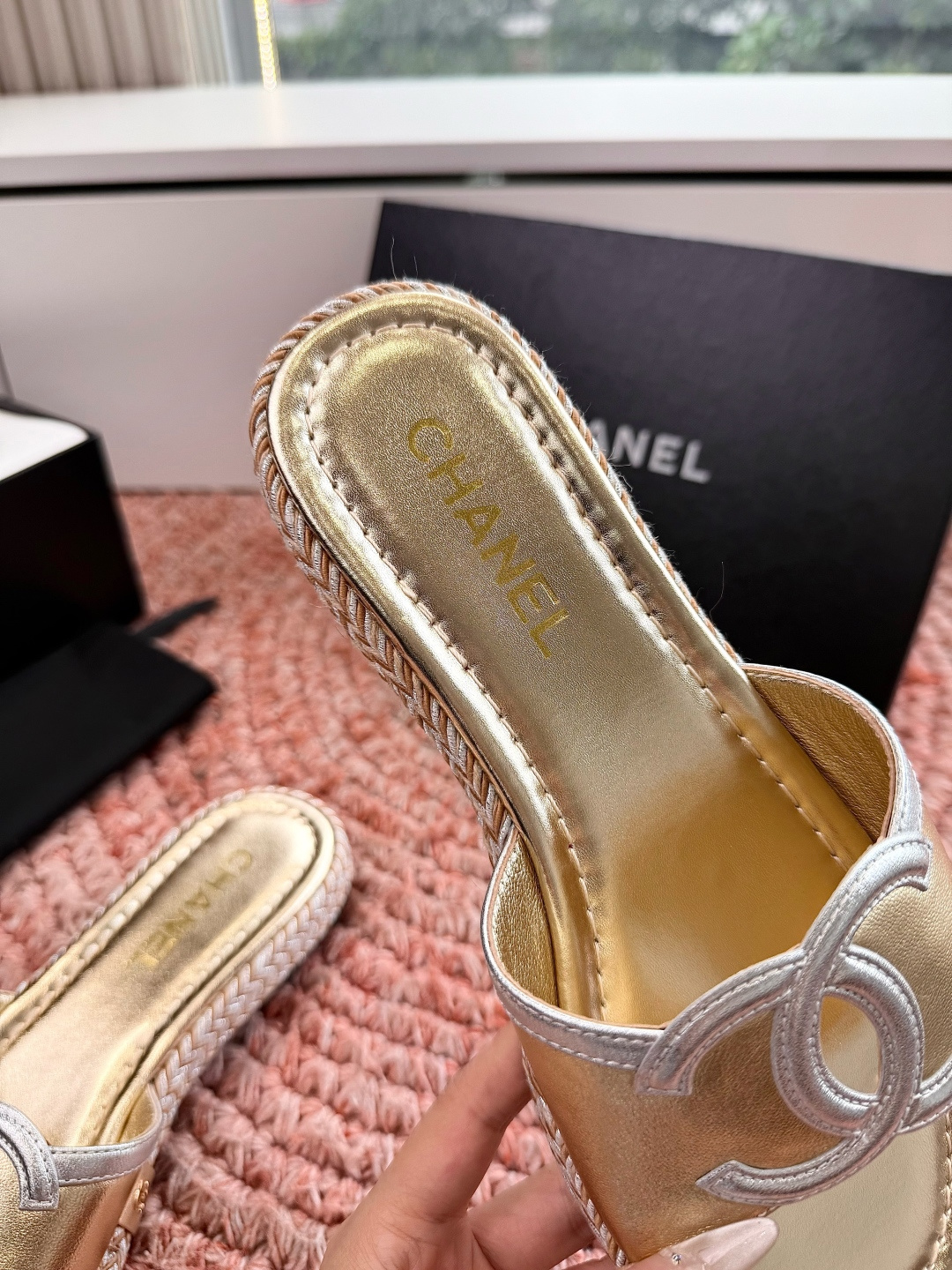 🌾G021顶级Chanel 2026ss小香沙滩凉鞋 顶级专柜品质 每年必入的经典款之一！最新出双C金属