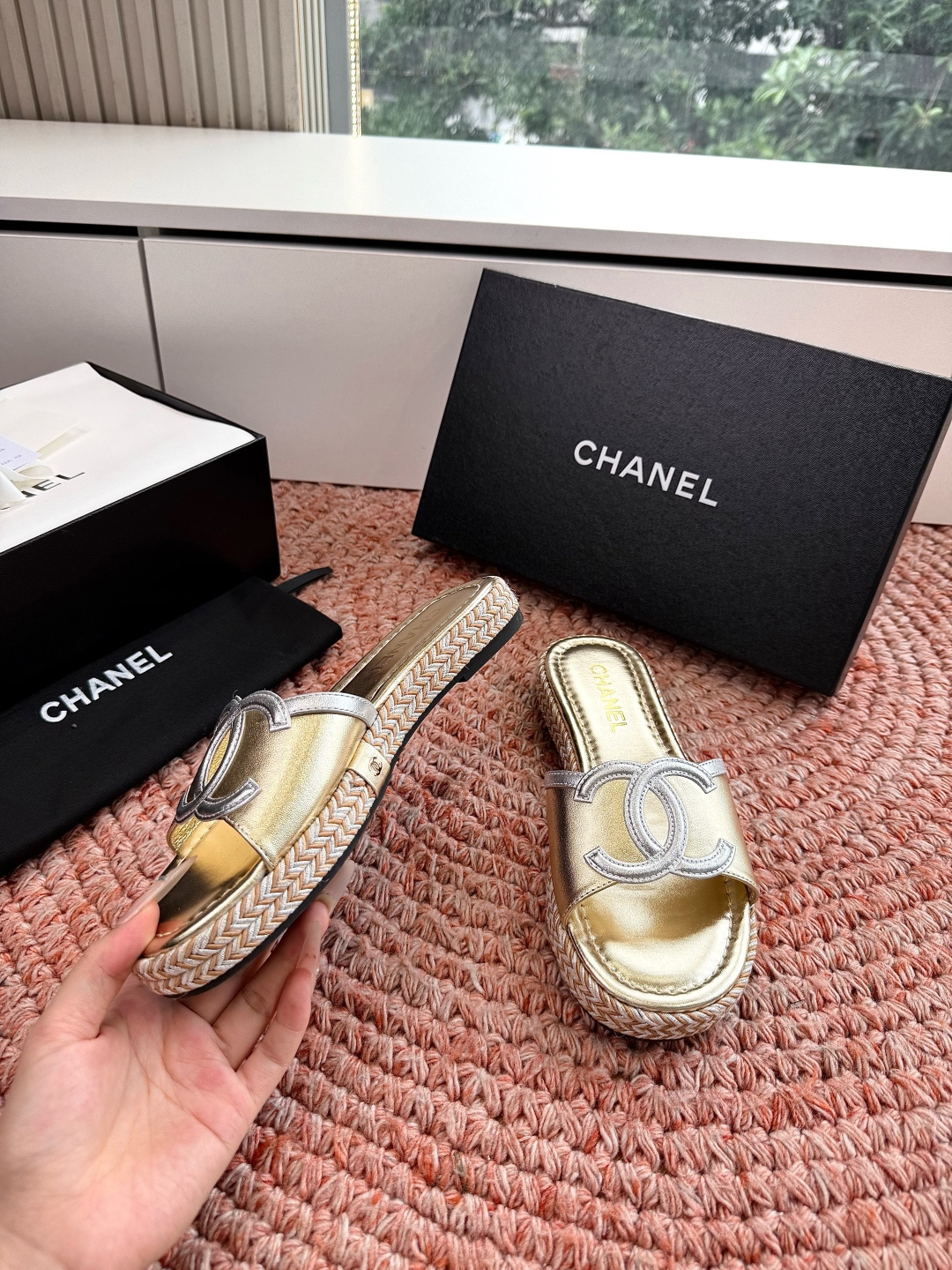 🌾G021顶级Chanel 2026ss小香沙滩凉鞋 顶级专柜品质 每年必入的经典款之一！最新出双C金属