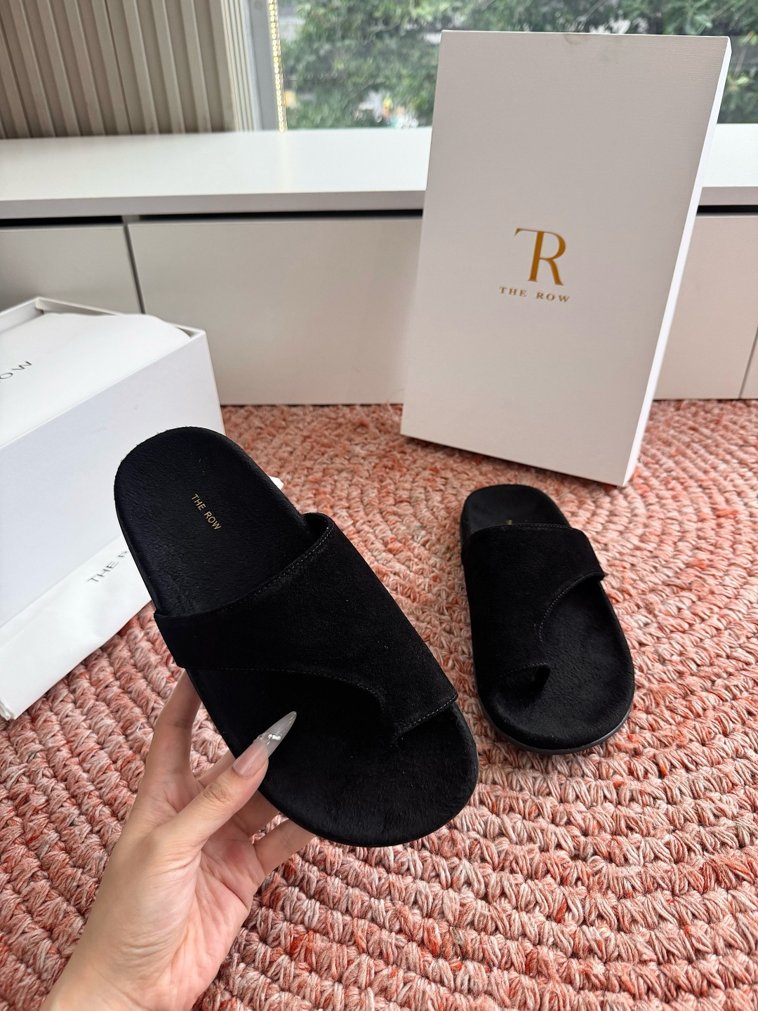 🌾所见即所得G679代购级别the roe慕乐夹脚拖鞋一定要收了它 有一丢高级又简约的感觉其实除了好看以 🌾所见即所得G679代购级别the roe慕乐夹脚拖鞋一定要收了它 有一丢高级又简约的感觉其实除了好看以