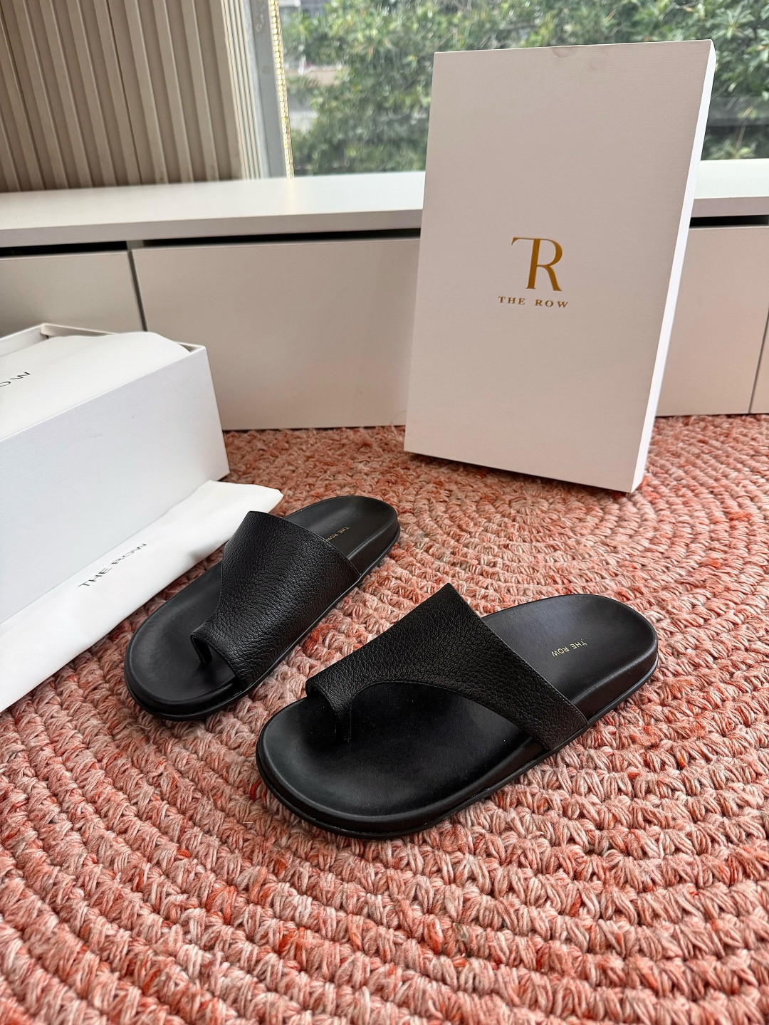 🌾所见即所得G679代购级别the roe慕乐夹脚拖鞋一定要收了它 有一丢高级又简约的感觉其实除了好看以 🌾所见即所得G679代购级别the roe慕乐夹脚拖鞋一定要收了它 有一丢高级又简约的感觉其实除了好看以