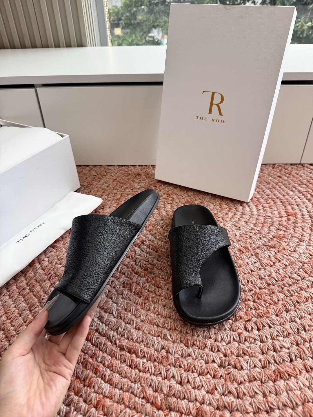🌾所见即所得G679代购级别the roe慕乐夹脚拖鞋一定要收了它 有一丢高级又简约的感觉其实除了好看以 🌾所见即所得G679代购级别the roe慕乐夹脚拖鞋一定要收了它 有一丢高级又简约的感觉其实除了好看以