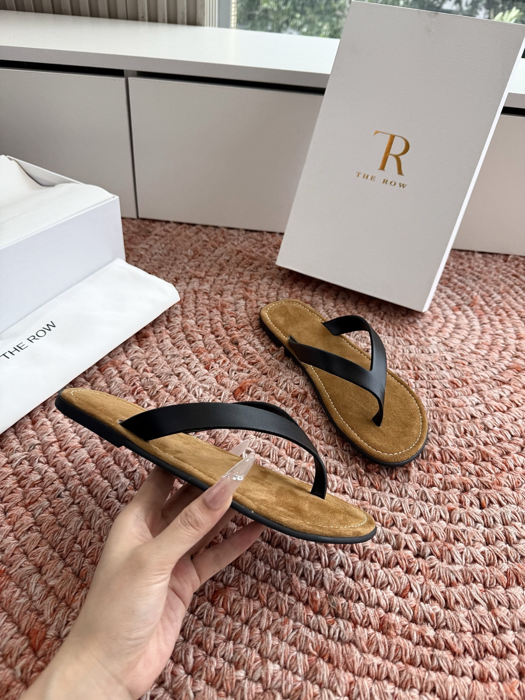🌾所见即所得G679代购级别the roe慕乐夹脚拖鞋一定要收了它 有一丢高级又简约的感觉其实除了好看以 🌾所见即所得G679代购级别the roe慕乐夹脚拖鞋一定要收了它 有一丢高级又简约的感觉其实除了好看以