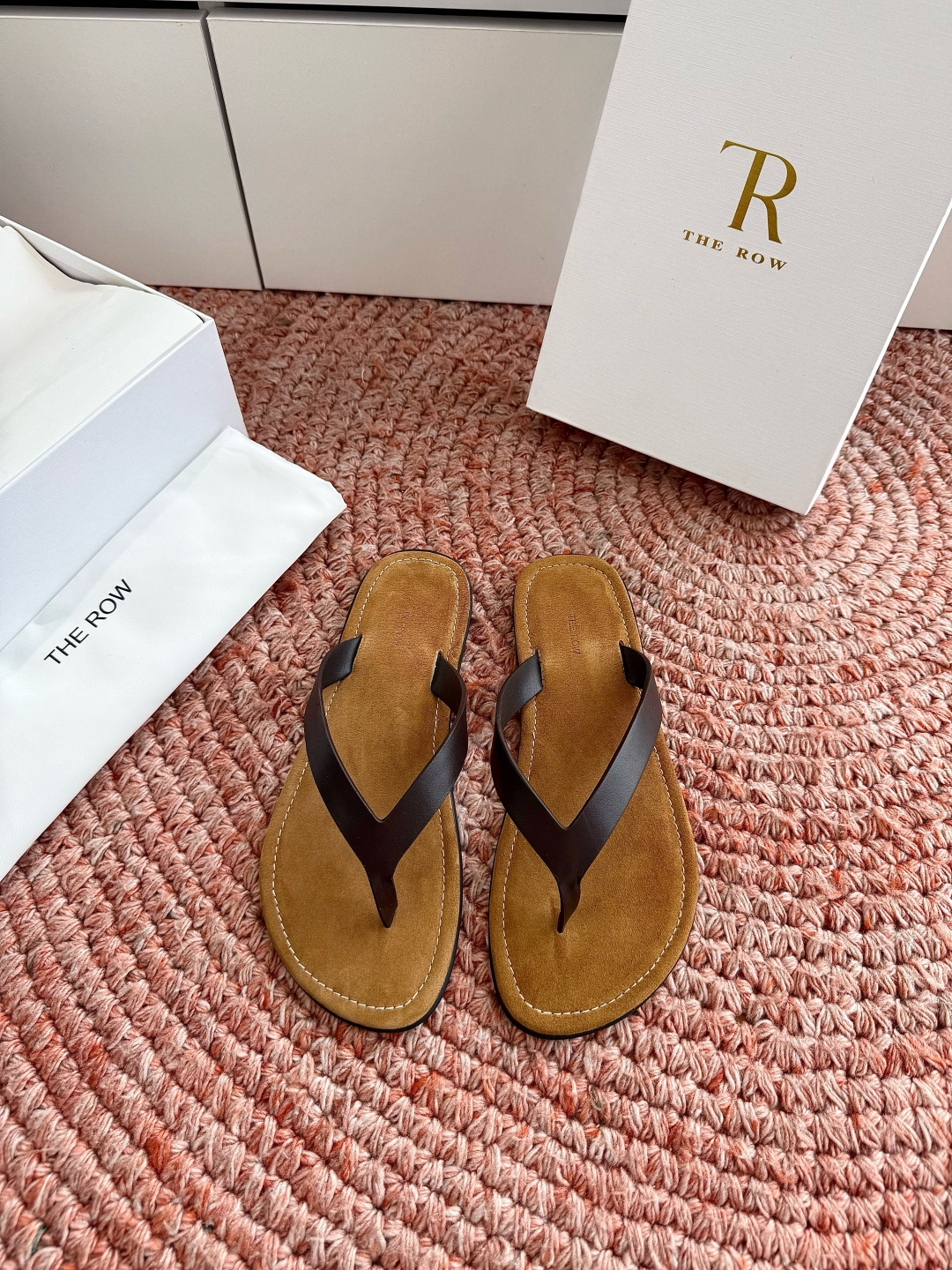 🌾所见即所得G679代购级别the roe慕乐夹脚拖鞋一定要收了它 有一丢高级又简约的感觉其实除了好看以
