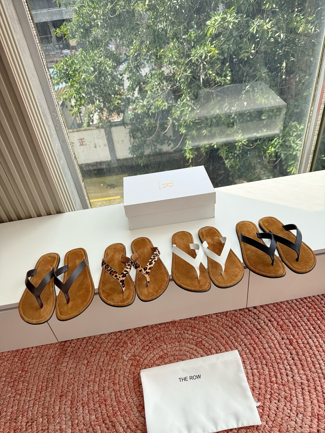 🌾所见即所得G679代购级别the roe慕乐夹脚拖鞋一定要收了它 有一丢高级又简约的感觉其实除了好看以