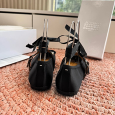P🌾 G012Maison Margiela* 马吉拉𝟐𝟔𝐀𝐖新品MM6分趾tabi芭蕾鞋|极简主义的柔 P🌾 G012Maison Margiela* 马吉拉𝟐𝟔𝐀𝐖新品MM6分趾tabi芭蕾鞋|极简主义的柔